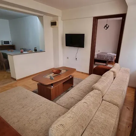 Chalovski סקופיה