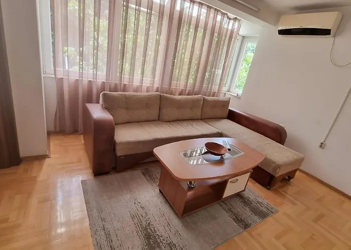 Apartment Chalovski *